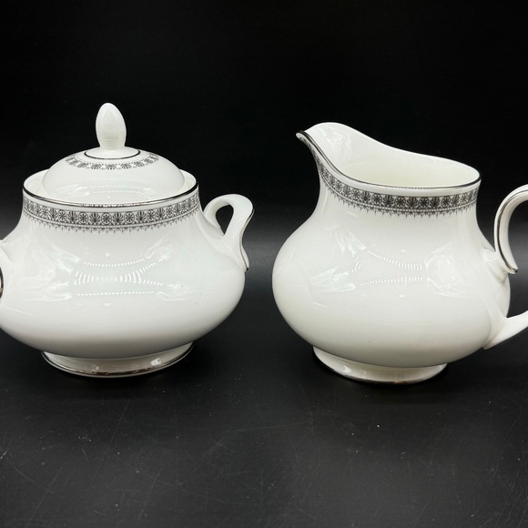 Royal Doulton Ravenswood Covered Sugar Bowl Creamer Set Bone China England - Picture 1 of 5